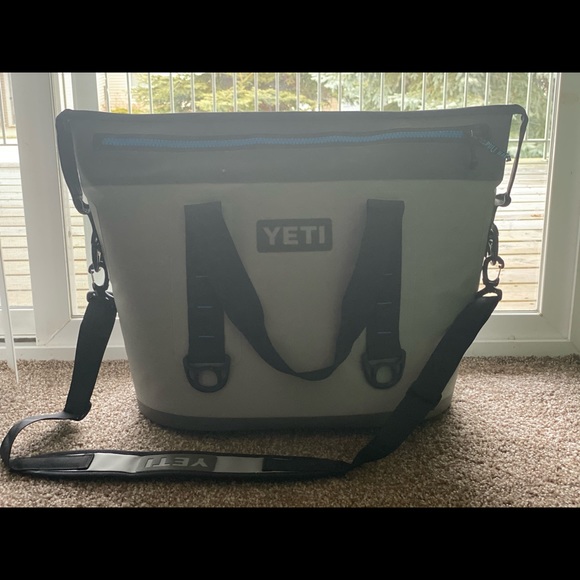 Yeti hopper two 30 cooler - Picture 3 of 3